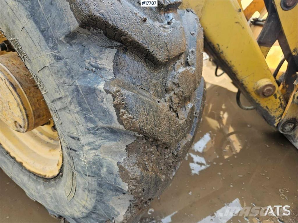 CAT 432E لوادر ذات جرافات عكسية
