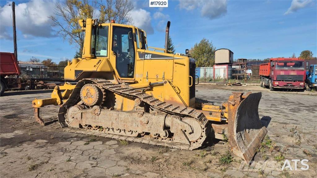 CAT D6D XL بلدوزرات مجنزرة