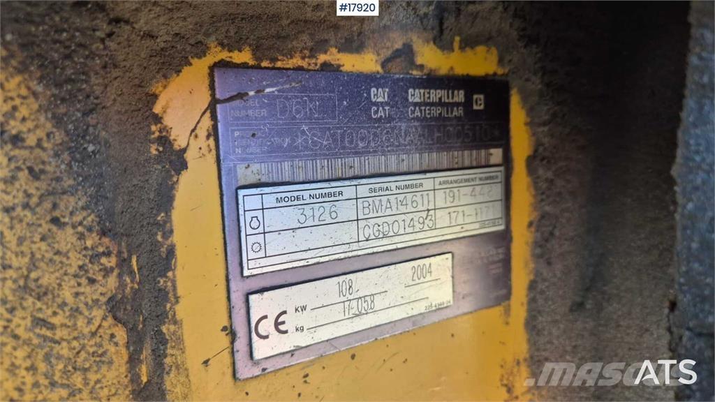 CAT D6D XL بلدوزرات مجنزرة