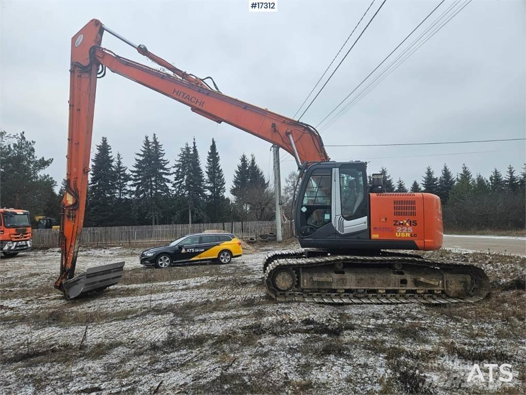 Hitachi ZX 225 US LC حفارات زحافة
