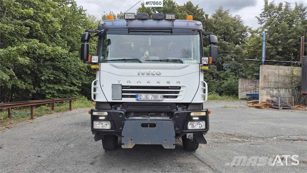 Iveco Trakker 450 شاحنات قلابة