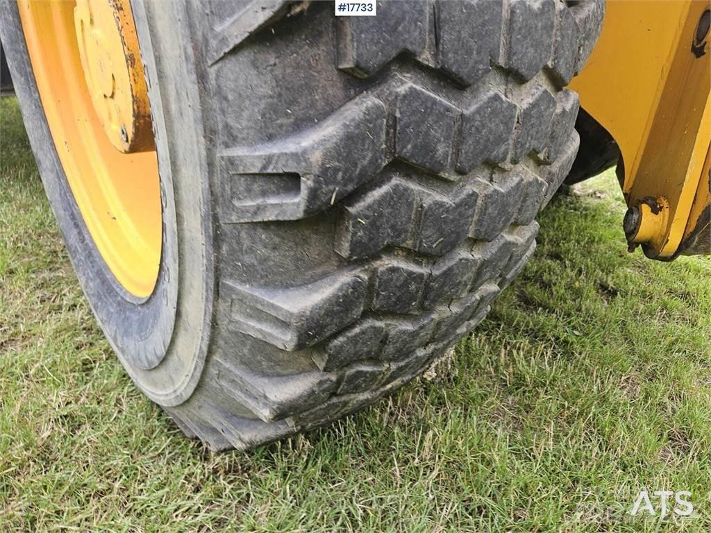 JCB 4CX لوادر ذات جرافات عكسية