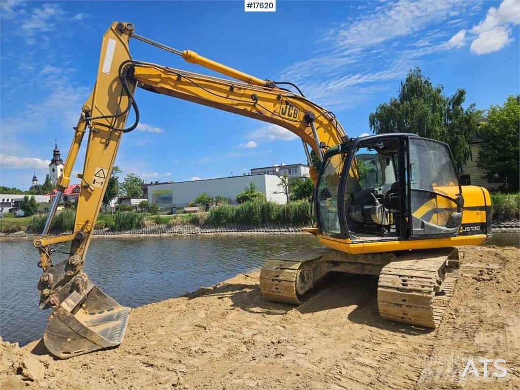 JCB JS 130 حفارات زحافة