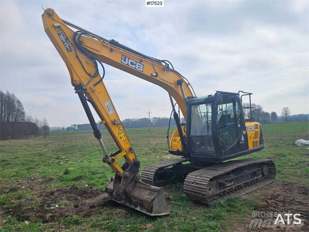 JCB JS 131 LC حفارات زحافة