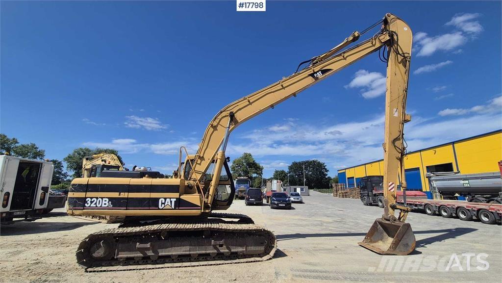 JCB JS 220 LONG حفارات زحافة