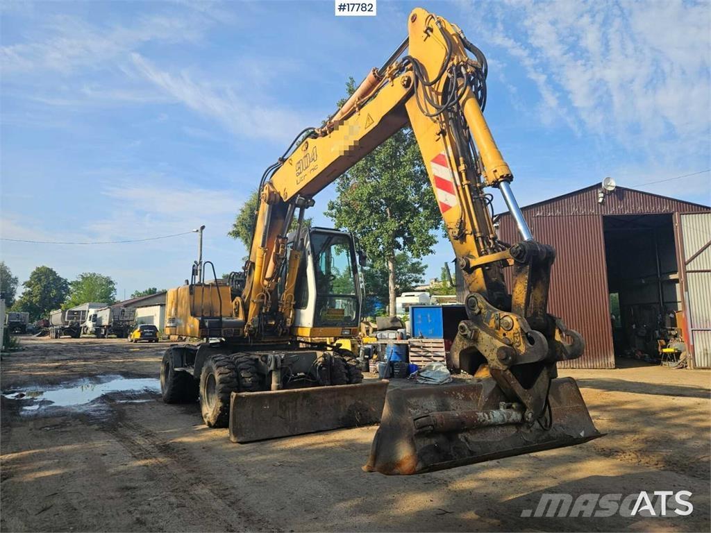 Liebherr A 904 حفارات بعجل