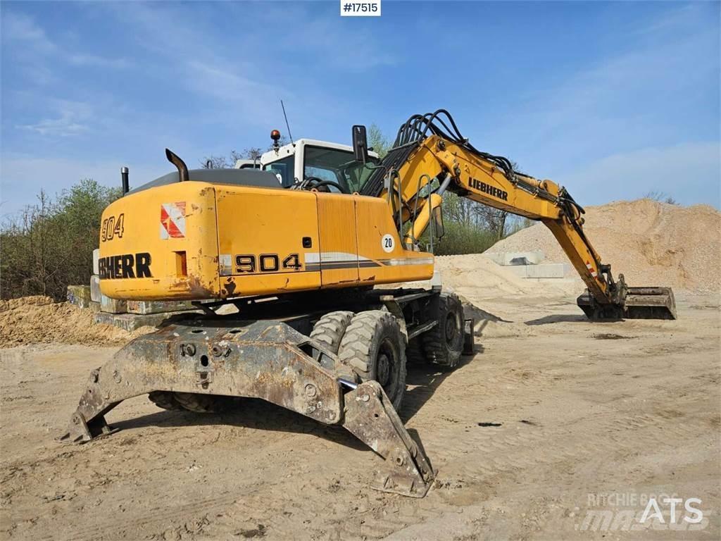 Liebherr A 904 C حفارات بعجل