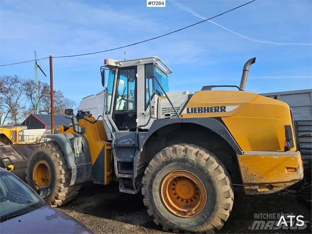 Liebherr L554 لوادر بعجل