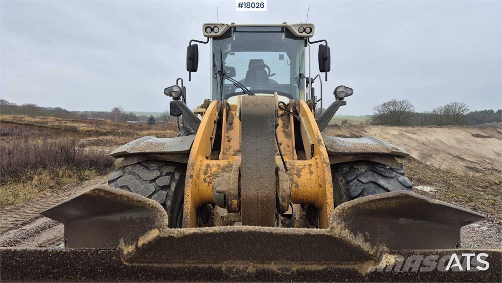 Liebherr L576 لوادر بعجل