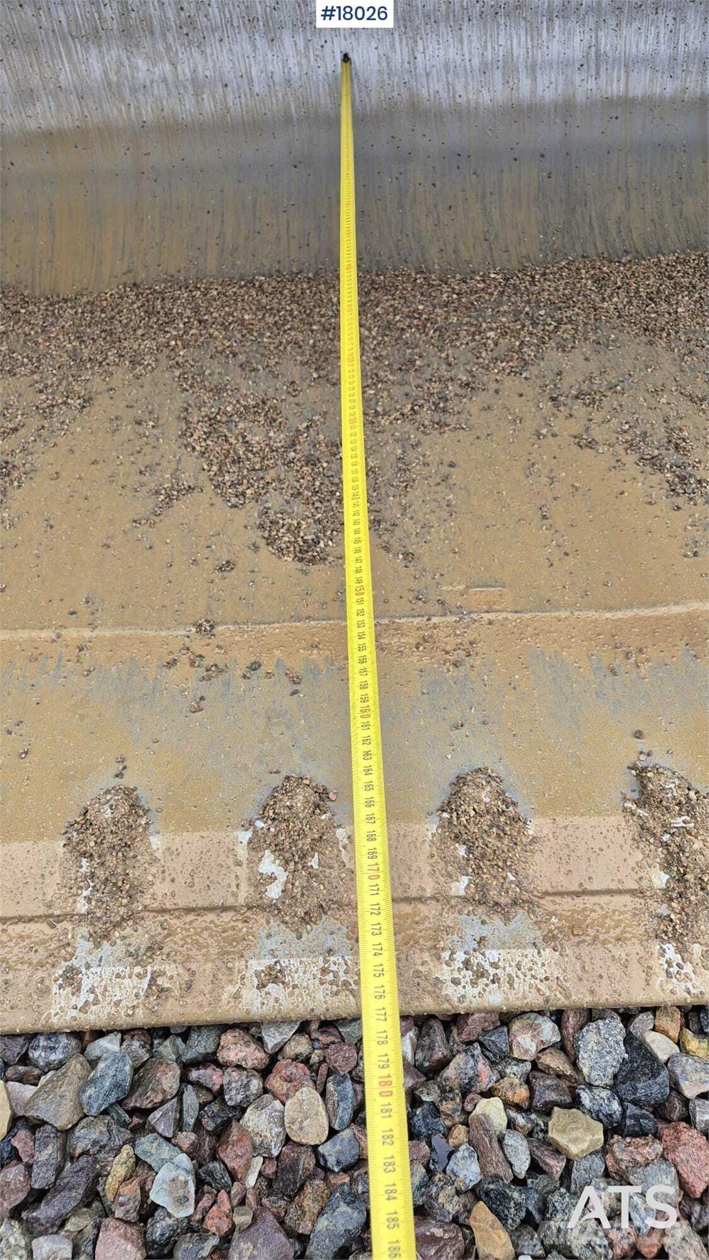 Liebherr L576 لوادر بعجل