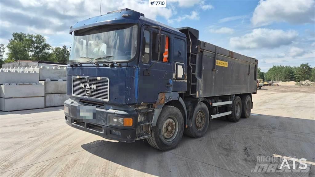 MAN F2000 شاحنات قلابة