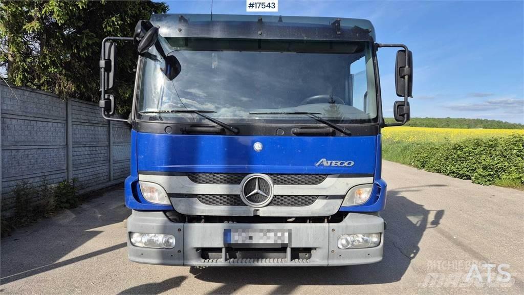 Mercedes-Benz Atego شاحنات ذات هيكل صندوقي