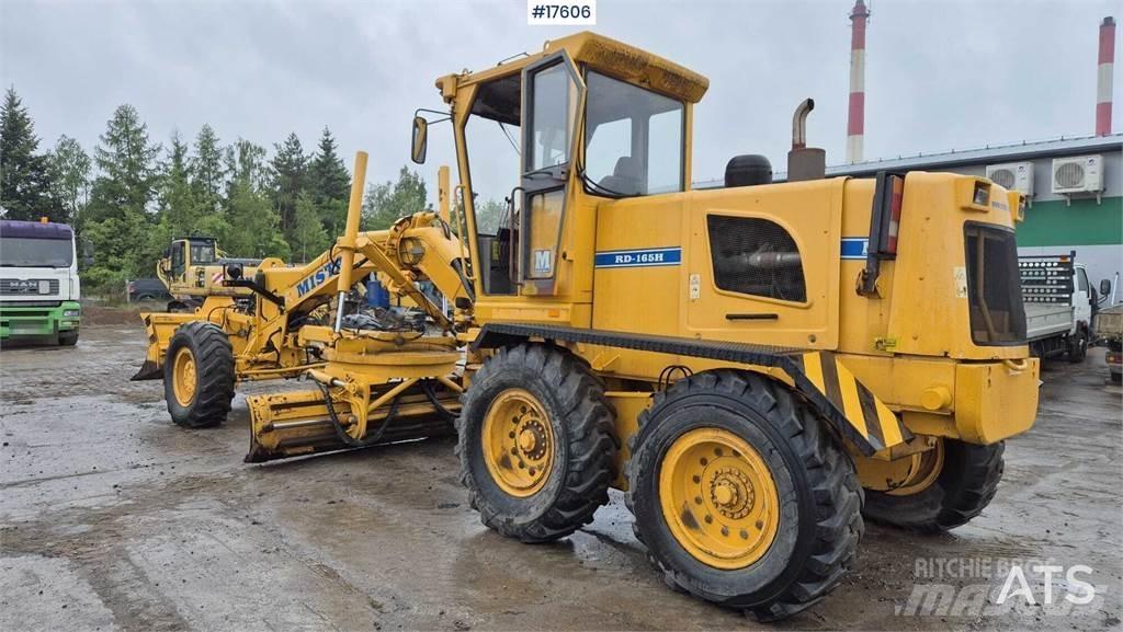  Miśta RD 165H معدات تمهيد الطرق