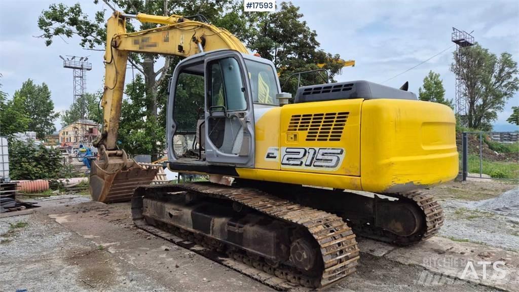 New Holland E215 حفارات زحافة