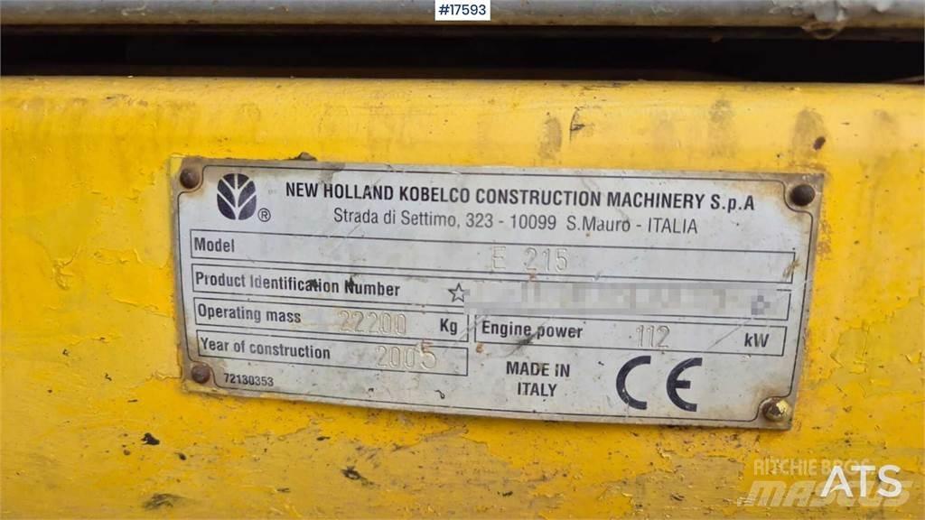 New Holland E215 حفارات زحافة