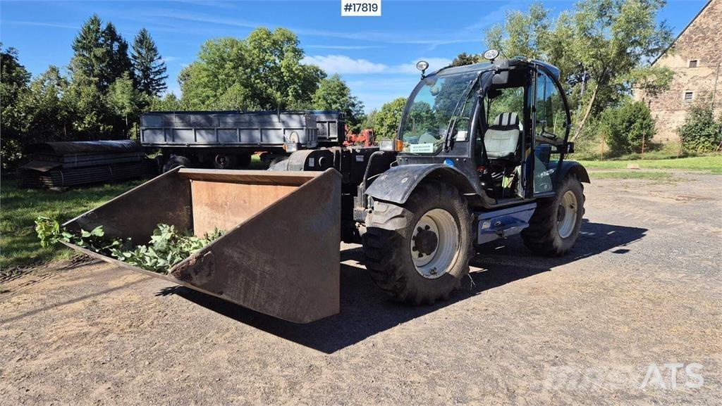 New Holland LM 5060 مناولات متداخلة