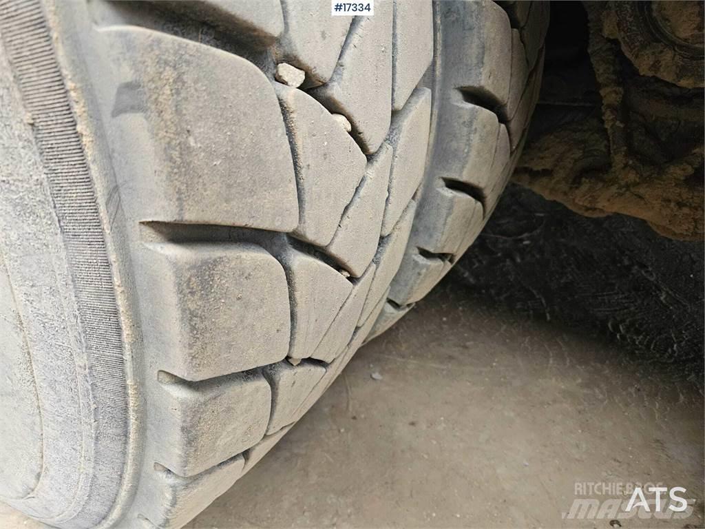 Renault Kerax 8x4 نصف مقطورات قلابة
