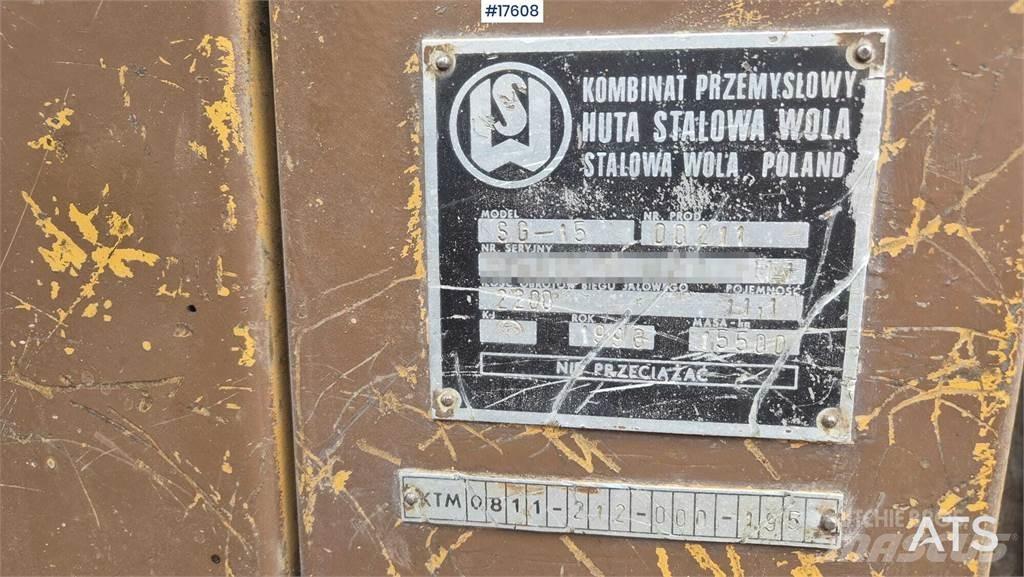 Stalowa Wola SG 15 بلدوزرات مجنزرة