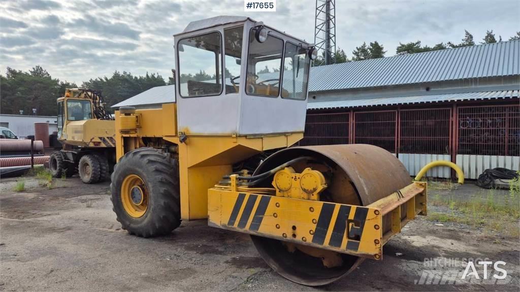 Stavostroj VV 111 مداحل أحادية الأسطوانة