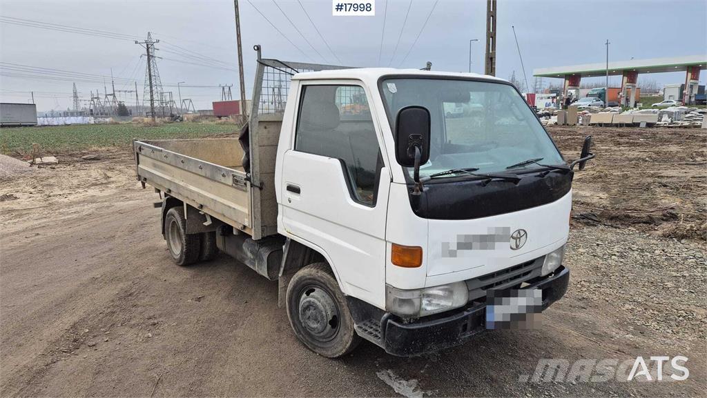 Toyota Dyna شاحنات قلابة