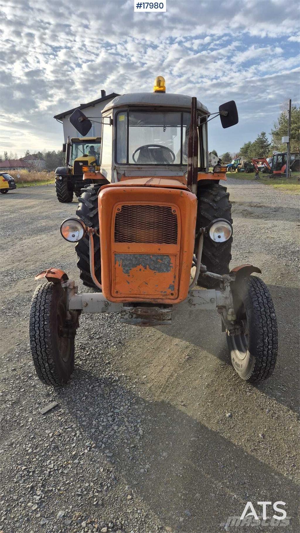 Ursus C 360 الجرارات