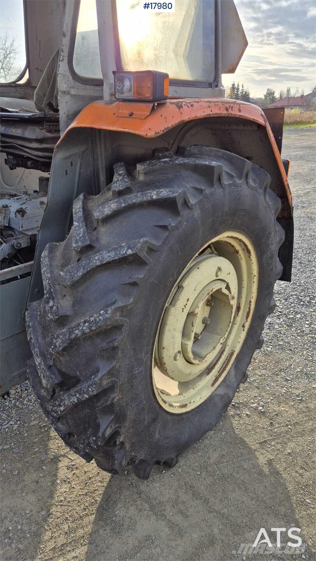 Ursus C 360 الجرارات