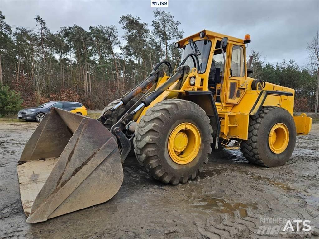 Volvo 4500 لوادر بعجل