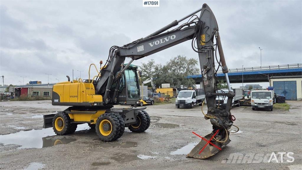 Volvo EW 160C حفارات بعجل