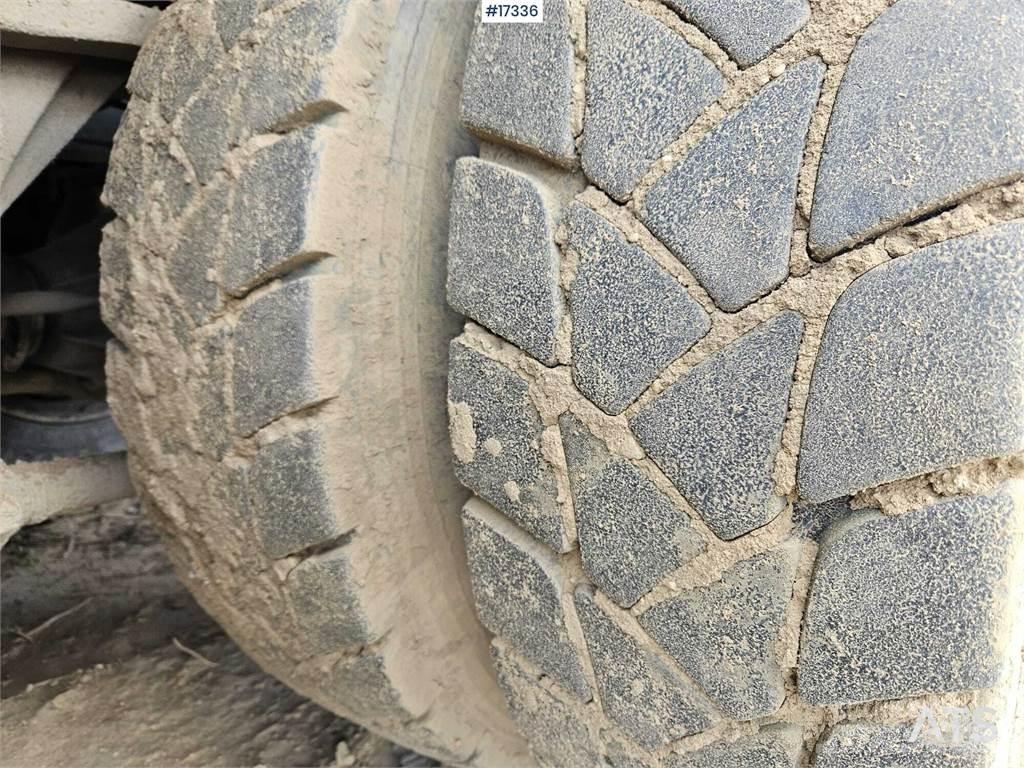 Volvo fm 84R13 8x4 شاحنات قلابة
