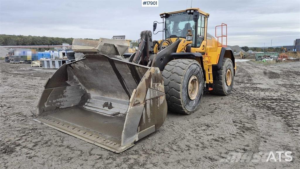Volvo L220H لوادر بعجل
