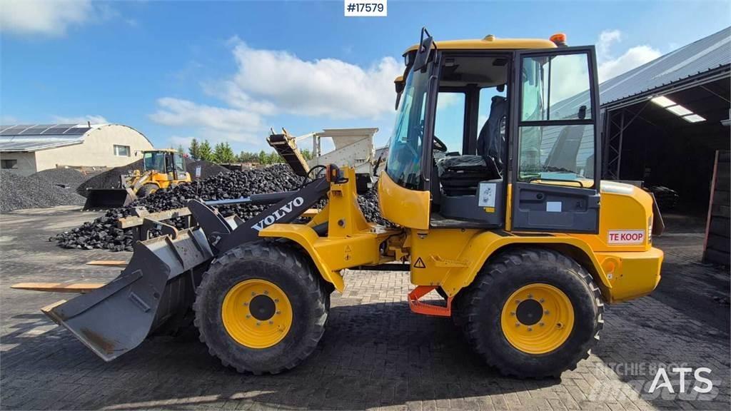Volvo L30G لوادر بعجل