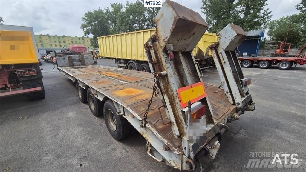 Zremb NS 300 نصف مقطورة مسطحة منخفضة