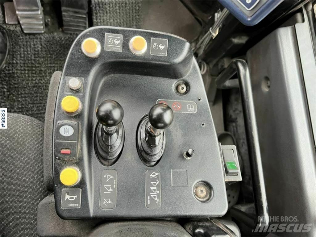 CAT 988H بلدوزرات بعجلات