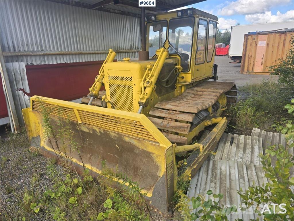 CAT D4D LGP بلدوزرات مجنزرة