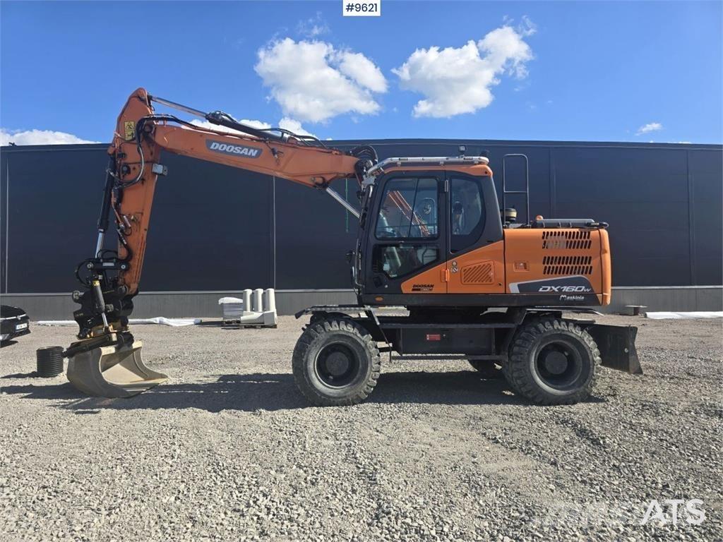 Doosan DX160W-5 حفارات بعجل