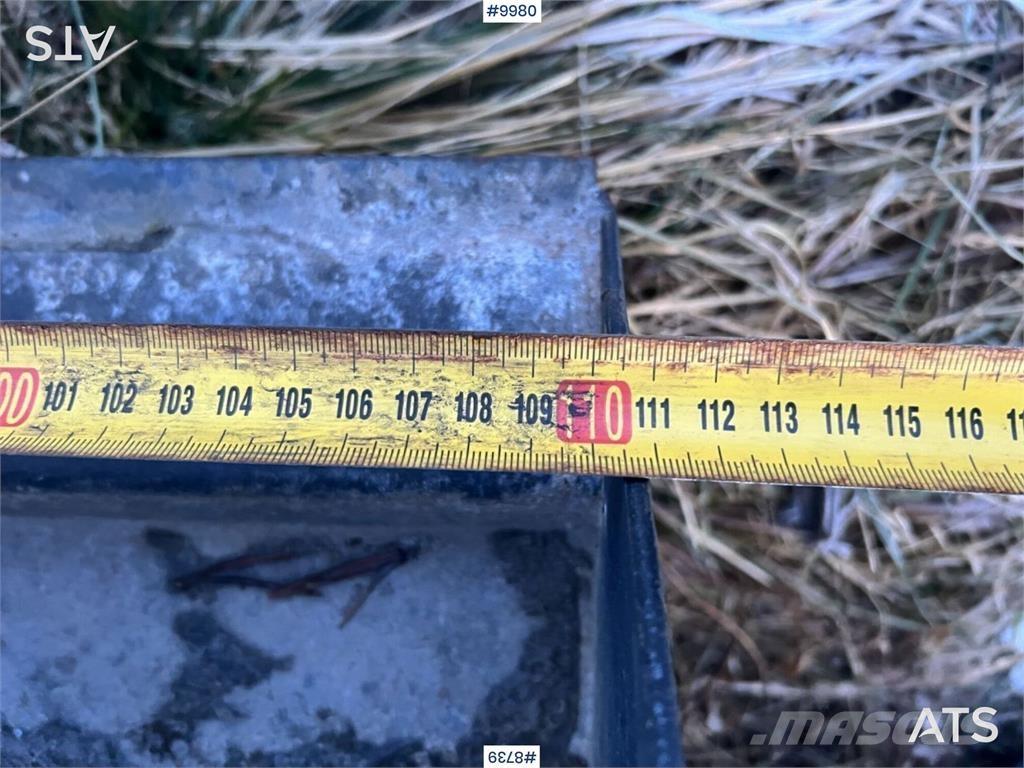 Fjärås 250-1100 معدات نشر الرمال والملح