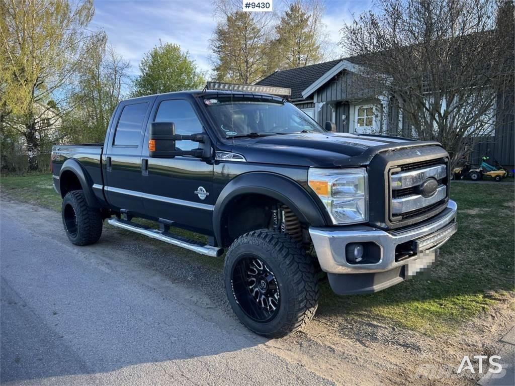 Ford F250 شاحنة مقفلة