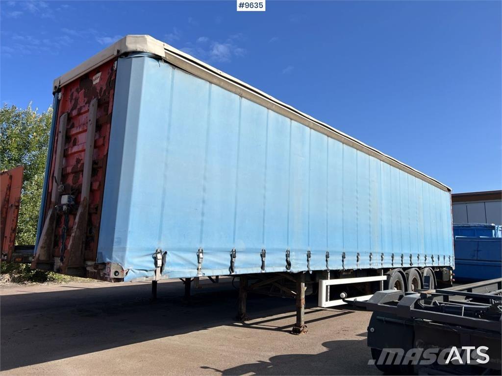 Fruehauf SS136/P3S نصف مقطورات بباب جانبي