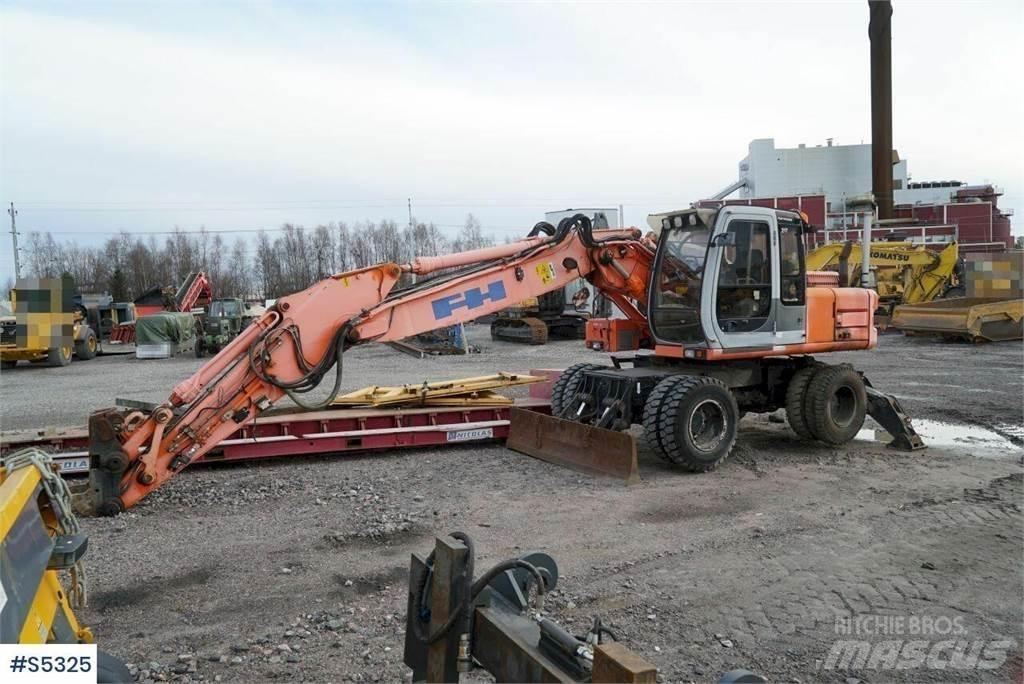 Hitachi EX165W حفارات زحافة