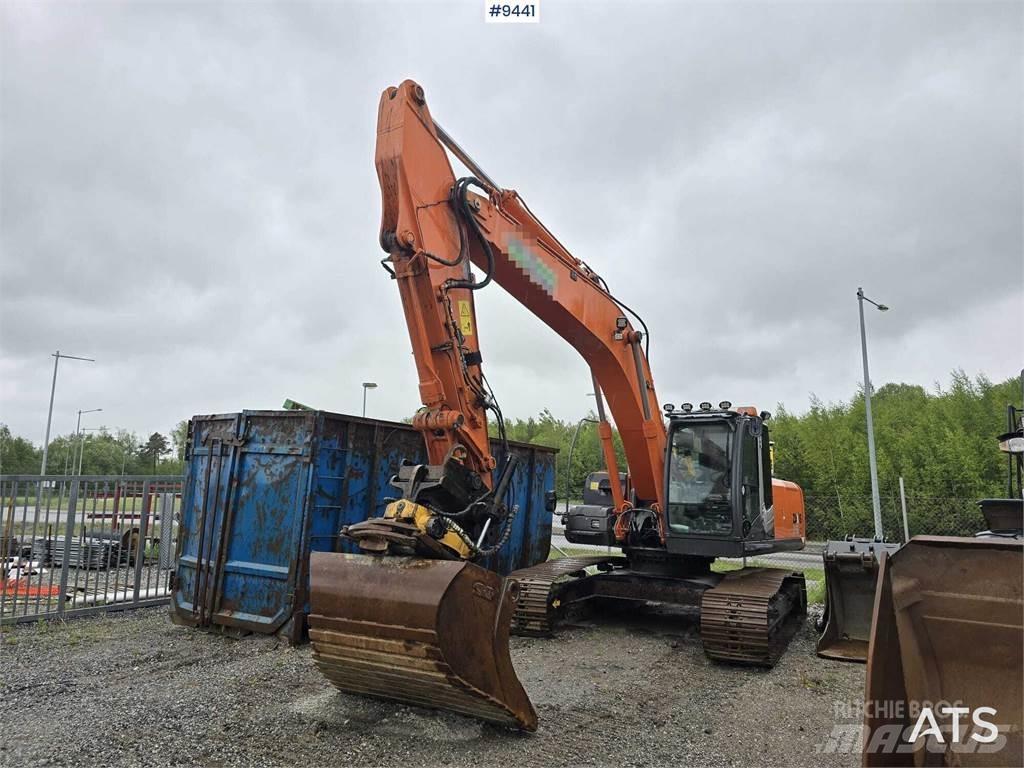 Hitachi ZX 250 LC-3 حفارات زحافة