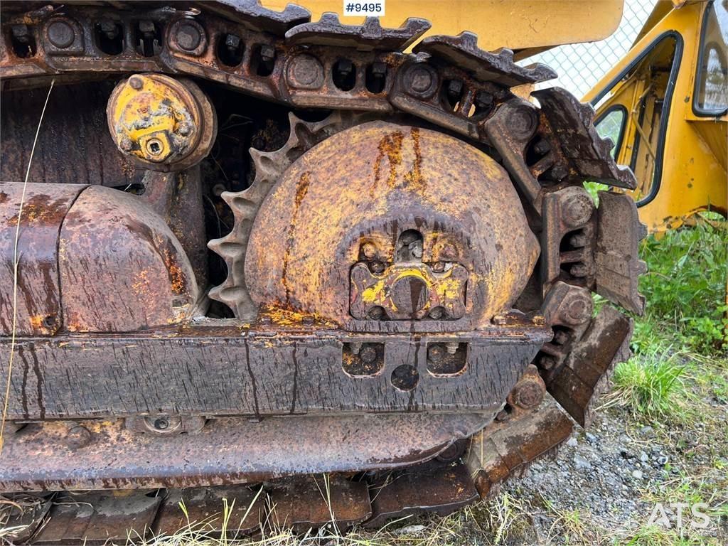 International L125 بلدوزرات مجنزرة