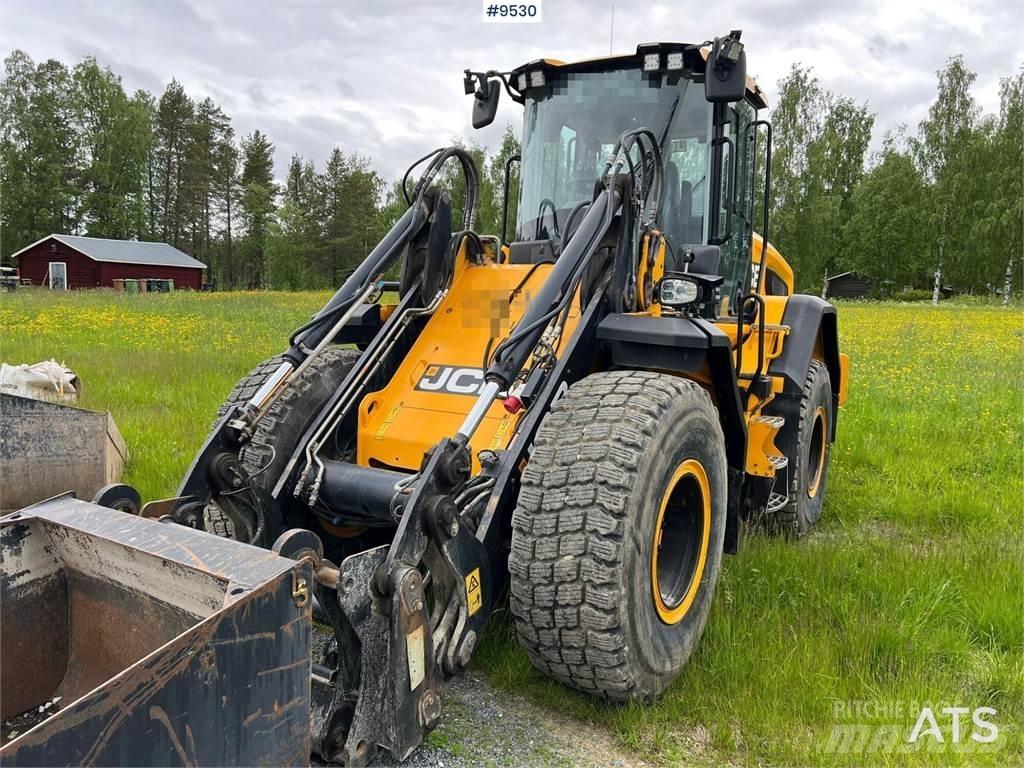 JCB 427 HT لوادر بعجل