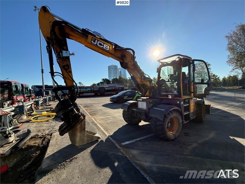 JCB Hydradig 110W حفارات بعجل