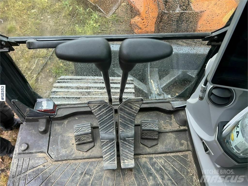 Kobelco SK140 SRLC-7 حفارات زحافة