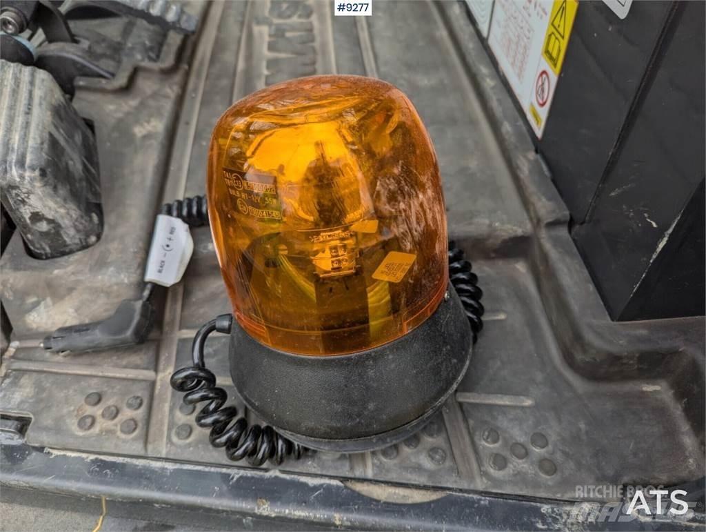 Komatsu PC 26 MR حفارات صغيرة أقل من 7 طن (حفارات صغيرة)
