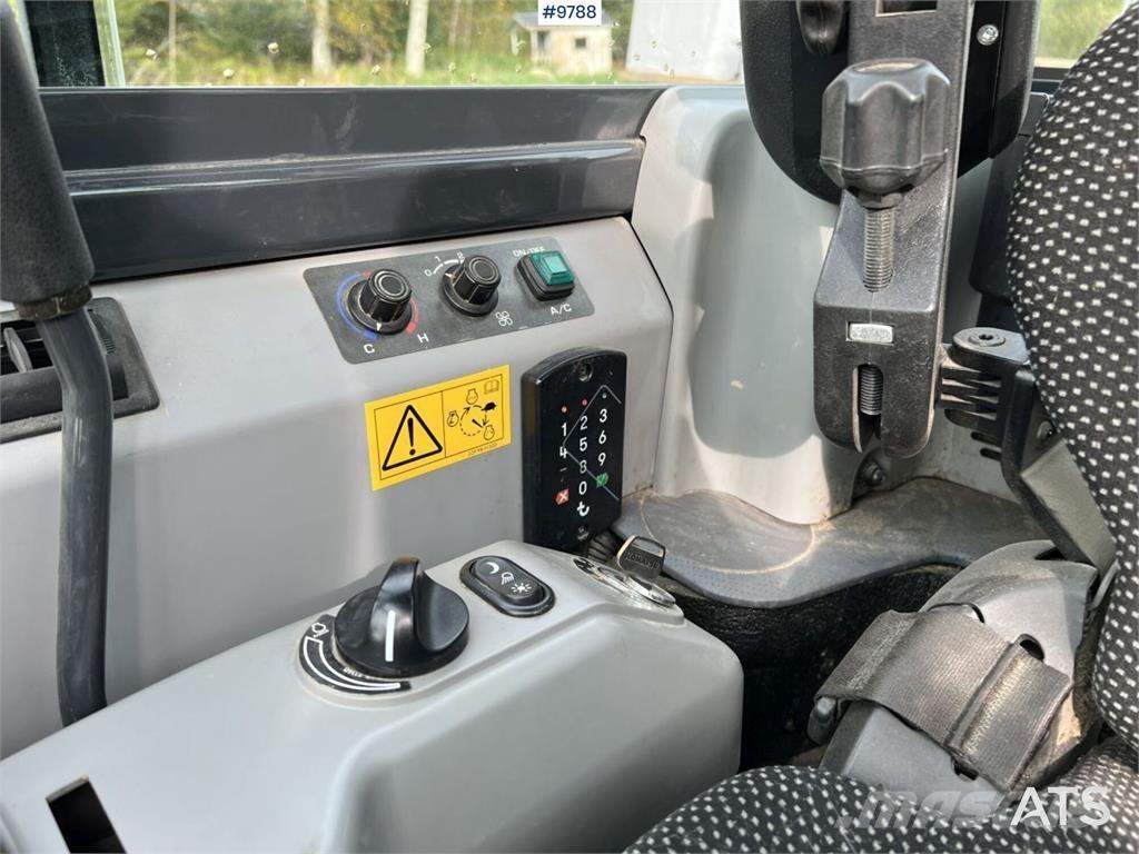 Komatsu PC55MR-5E0 حفارات صغيرة أقل من 7 طن (حفارات صغيرة)