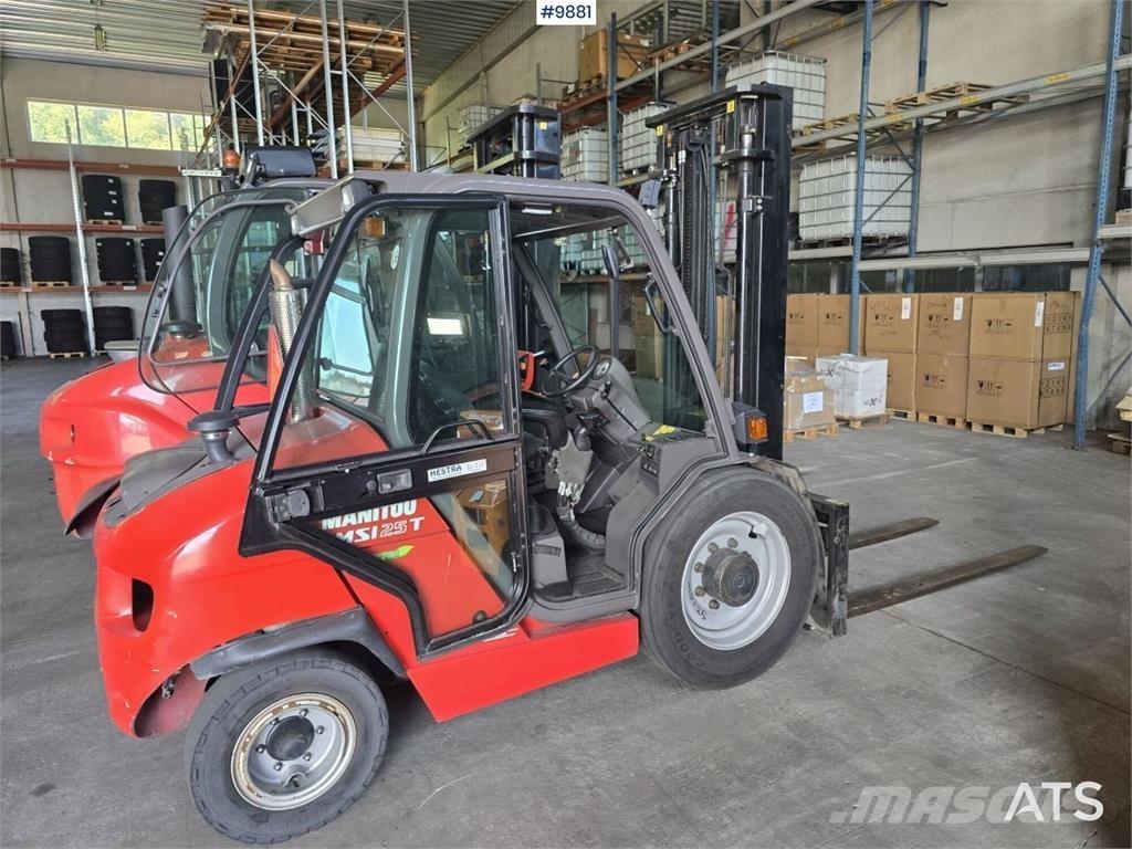 Manitou diesel truck شاحنات الديزل