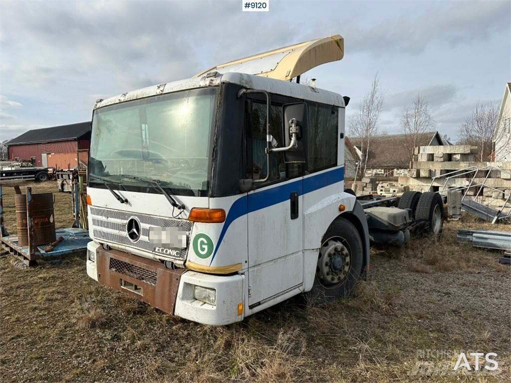 Mercedes-Benz Econic شاحنات بمقصورة وهيكل