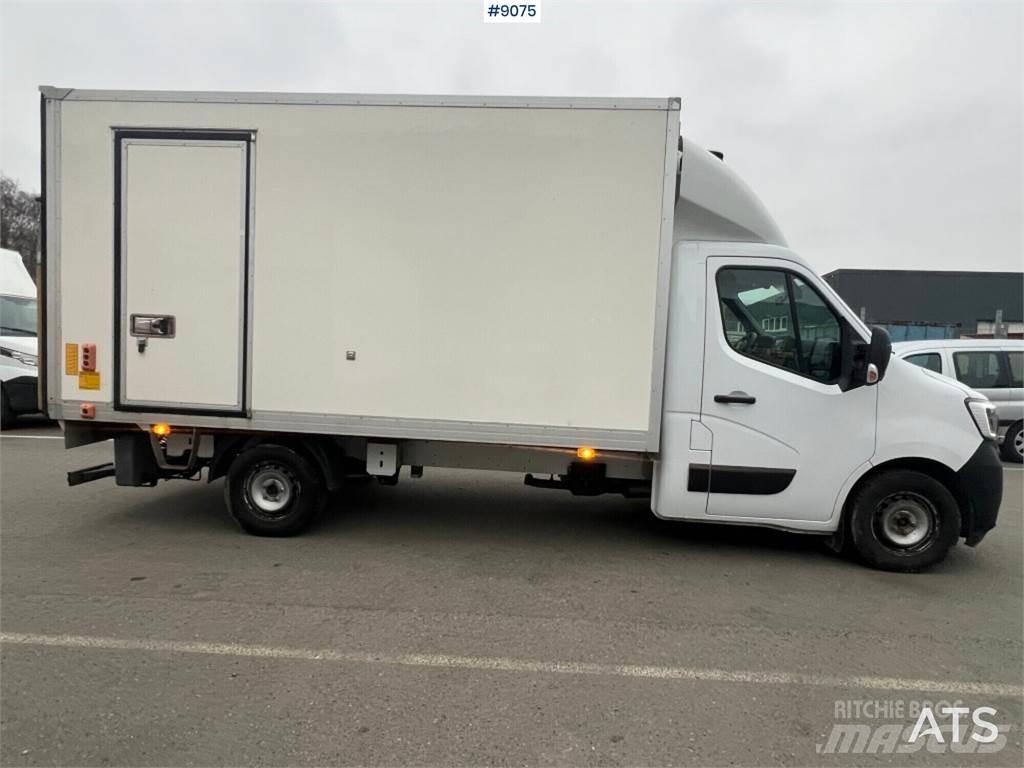 Renault Master شاحنات ذات هيكل صندوقي