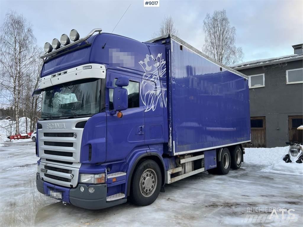 Scania R560 شاحنات ذات هيكل صندوقي